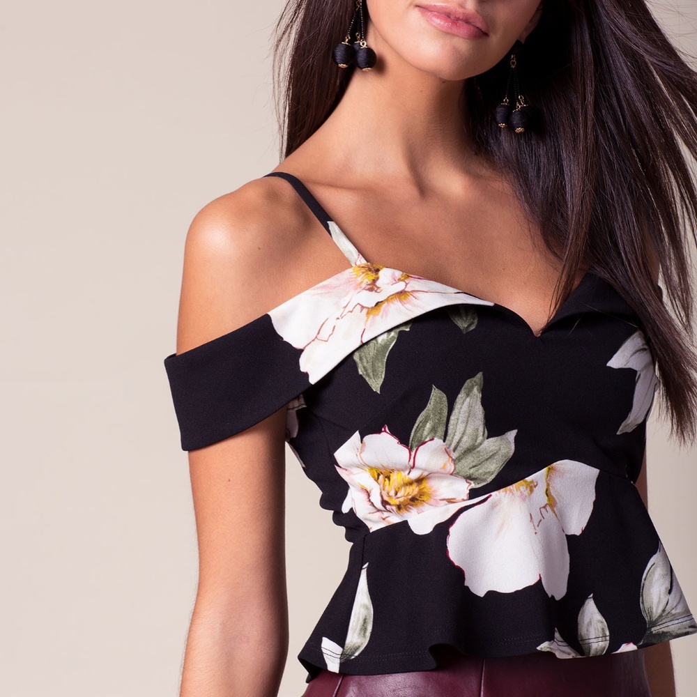 PRIVY Off Shoulder Black Floral Peplum Top size M